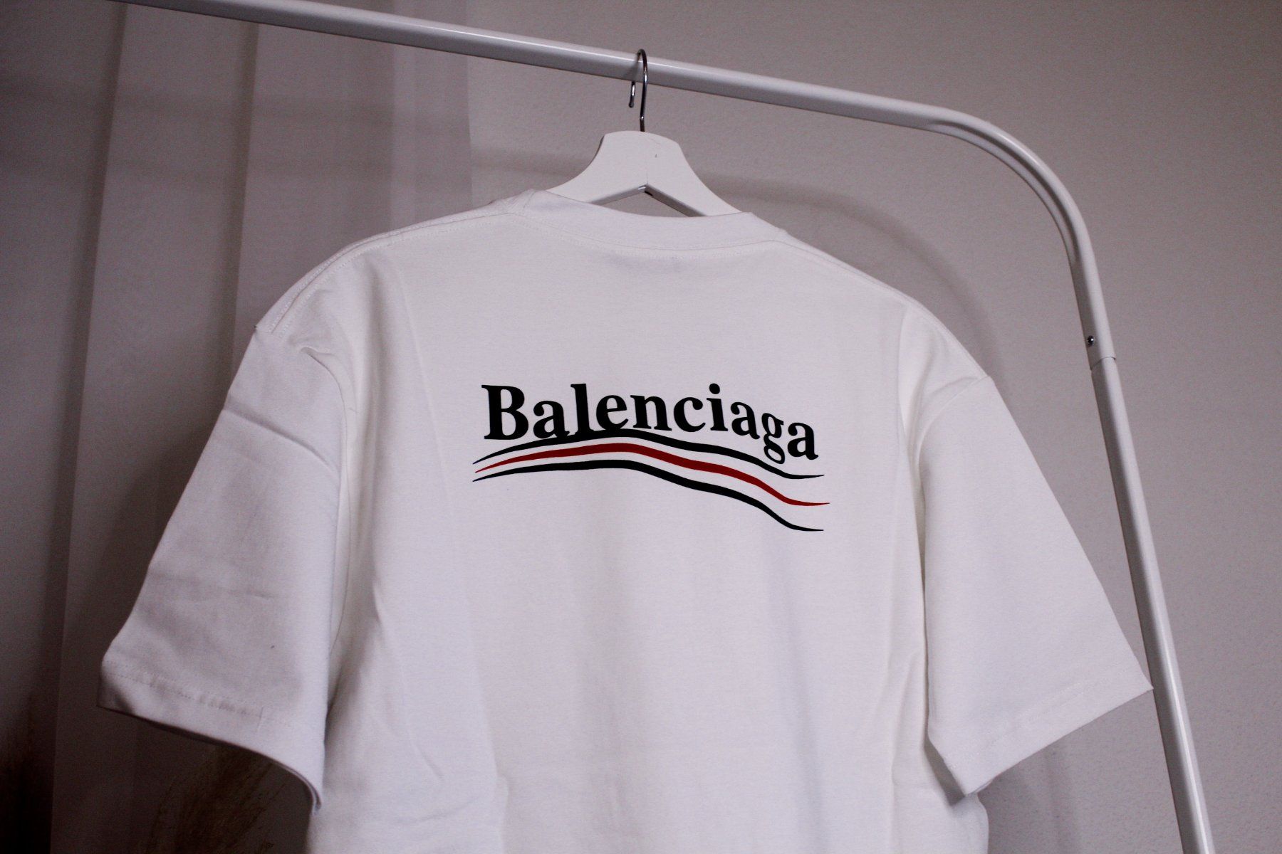 Balenciaga T-shirt: Balenciaga T-Shirt – Nuovo e nell'imballaggio originale da Oftringen venduto da jaskogmbh