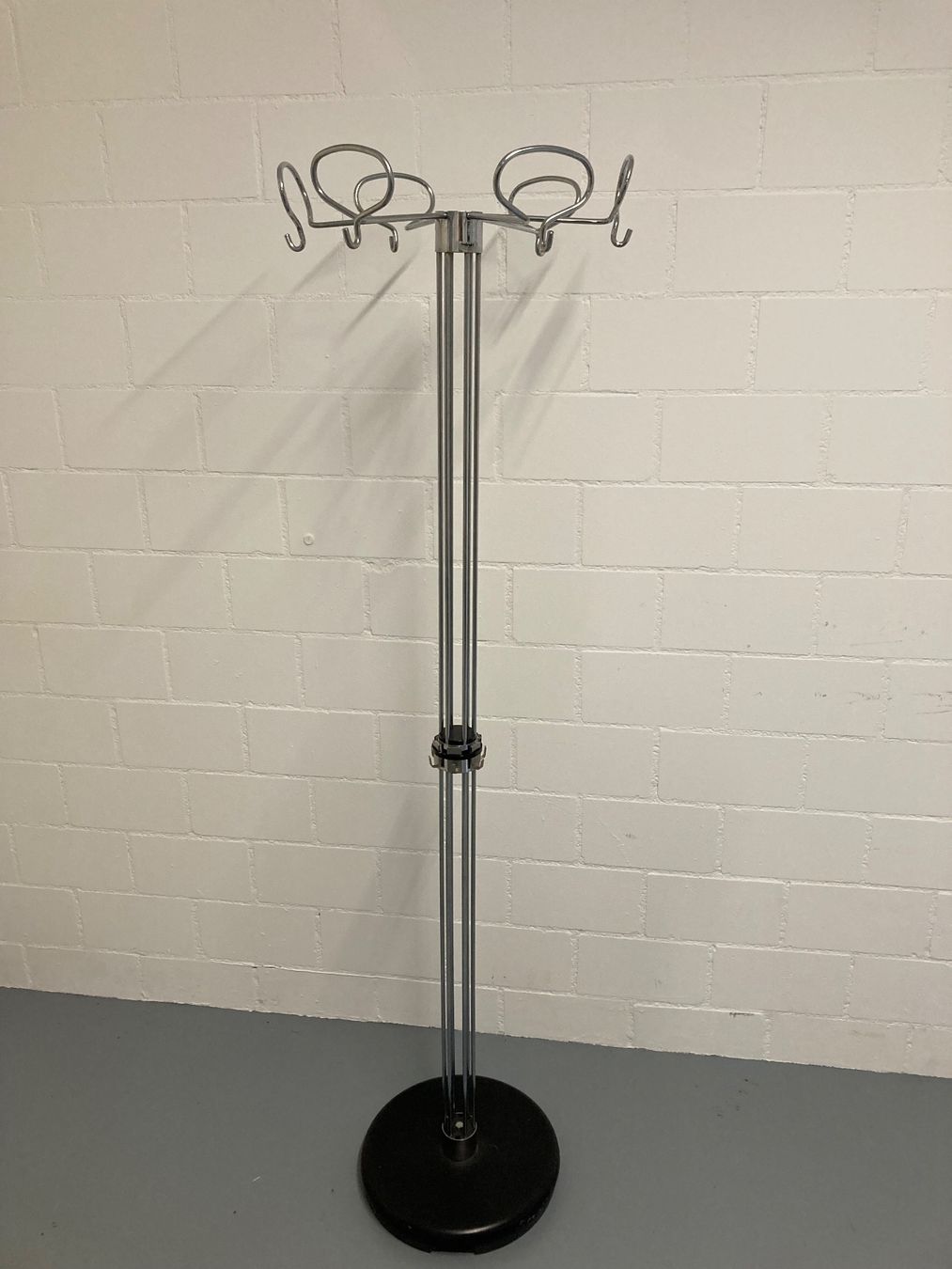 Porte manteau: Design Garderobenständer Valenti Cusago – D'occasion à Seengen par I.Fontana