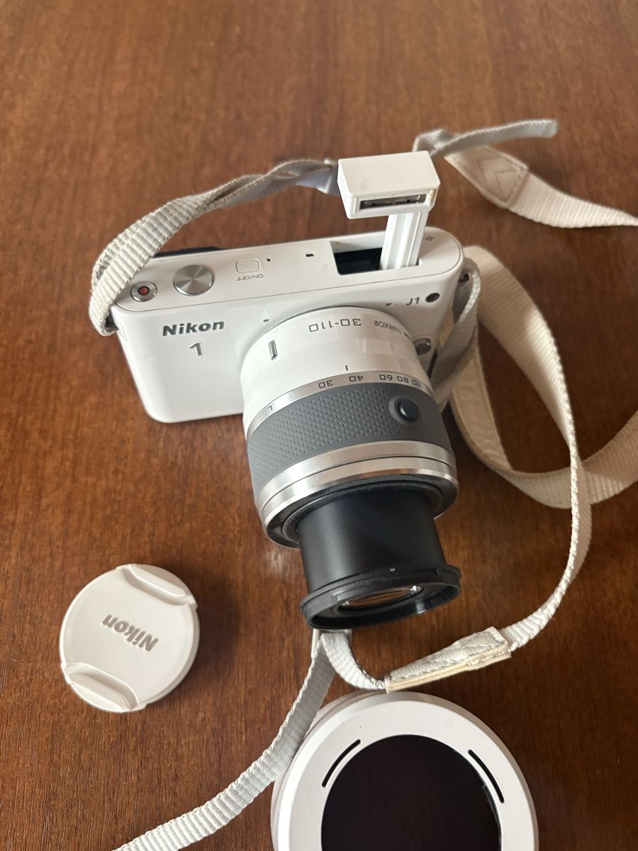 Nikon Fotocamera: Nikon 1 J1 Systemkamera Weiss  – Usato da Basel venduto da Tro_1can 2
