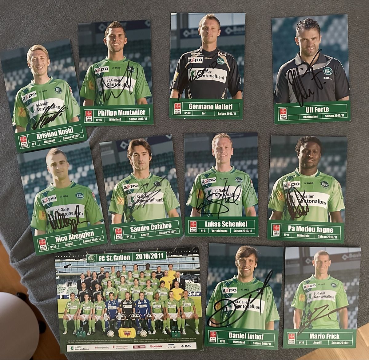 Autogramme: 10 Autogrammkarten FCSG und Team Saison 10/11 – Gebraucht aus Wettingen von Phibras
