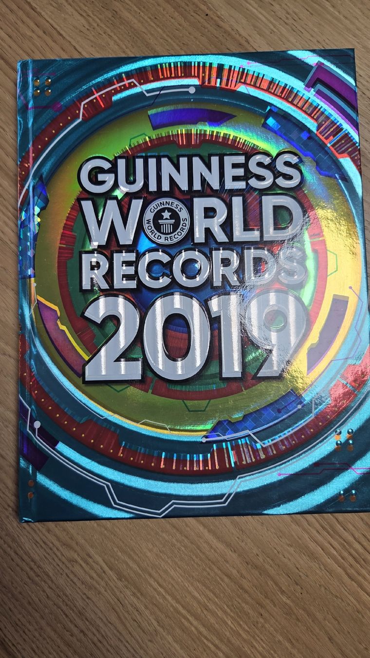 Libri: Livre des Records 2019 – Usato da Le Pâquier-Montbarry venduto da Gruyere77