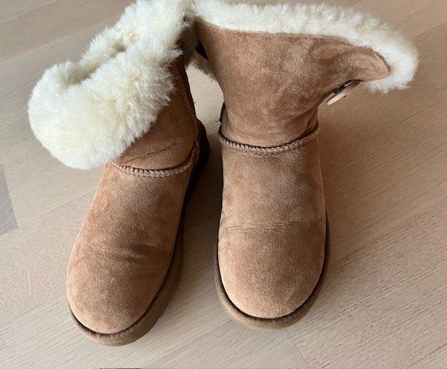 Ugg Scarpe da donna: UGG Winterschuh, camelfarben, Gr. 36 – Usato da Brugg AG venduto da Hellviolett