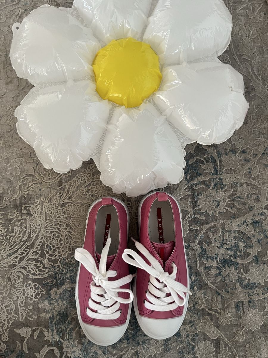 Prada Chaussures filles: Prada Sneaker Leder Gr.27 – D'occasion à Oberengstringen par Baby_Fashion