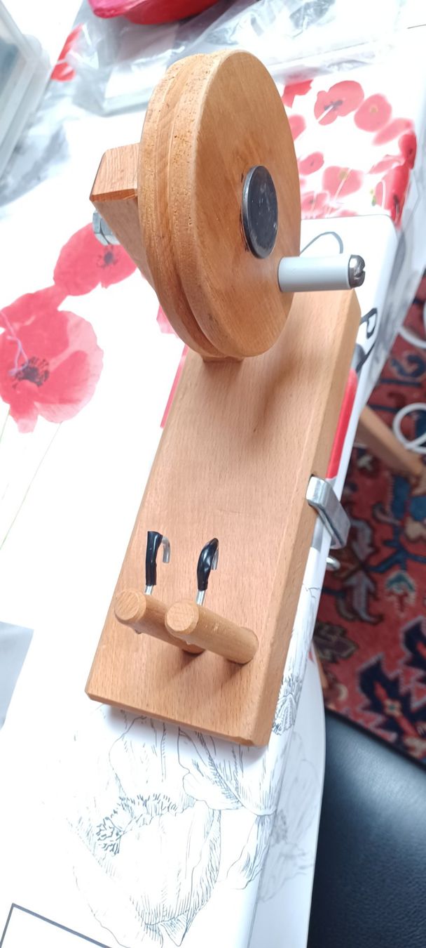 Articoli in legno: Klöppelbrett rund mit diversem Zubehör – Usato da Märstetten venduto da Gwundrig01 4