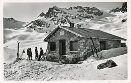 Saluver-Skihütte   GR   2'650 m.   bei Celerina