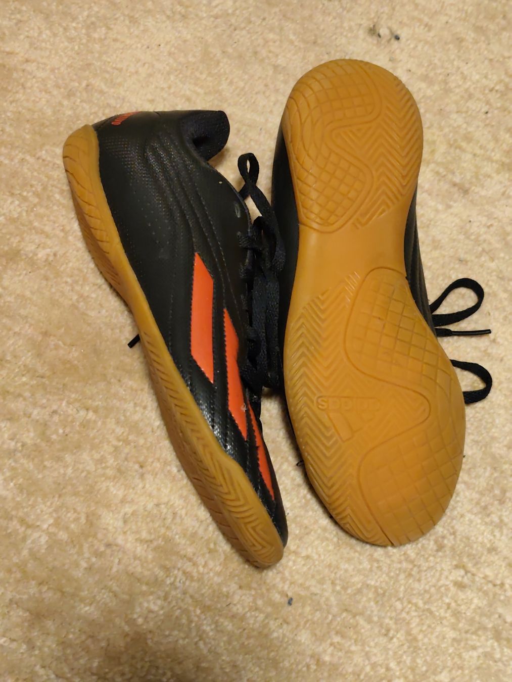 Scarpe da uomo: Hallenturnschuhe Adidas 36 – Usato da Unterentfelden venduto da eloim 1