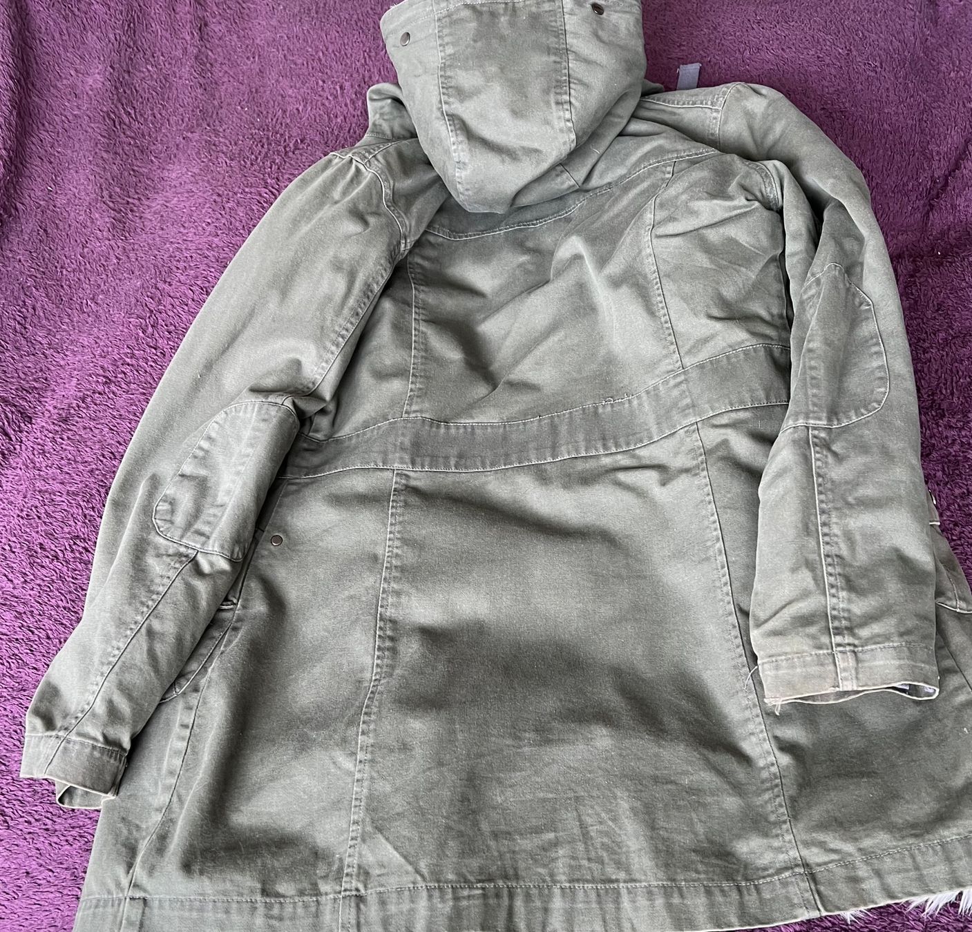 Cappotti: Parka vert militaire, TS – Usato da Onex venduto da mirza02 1