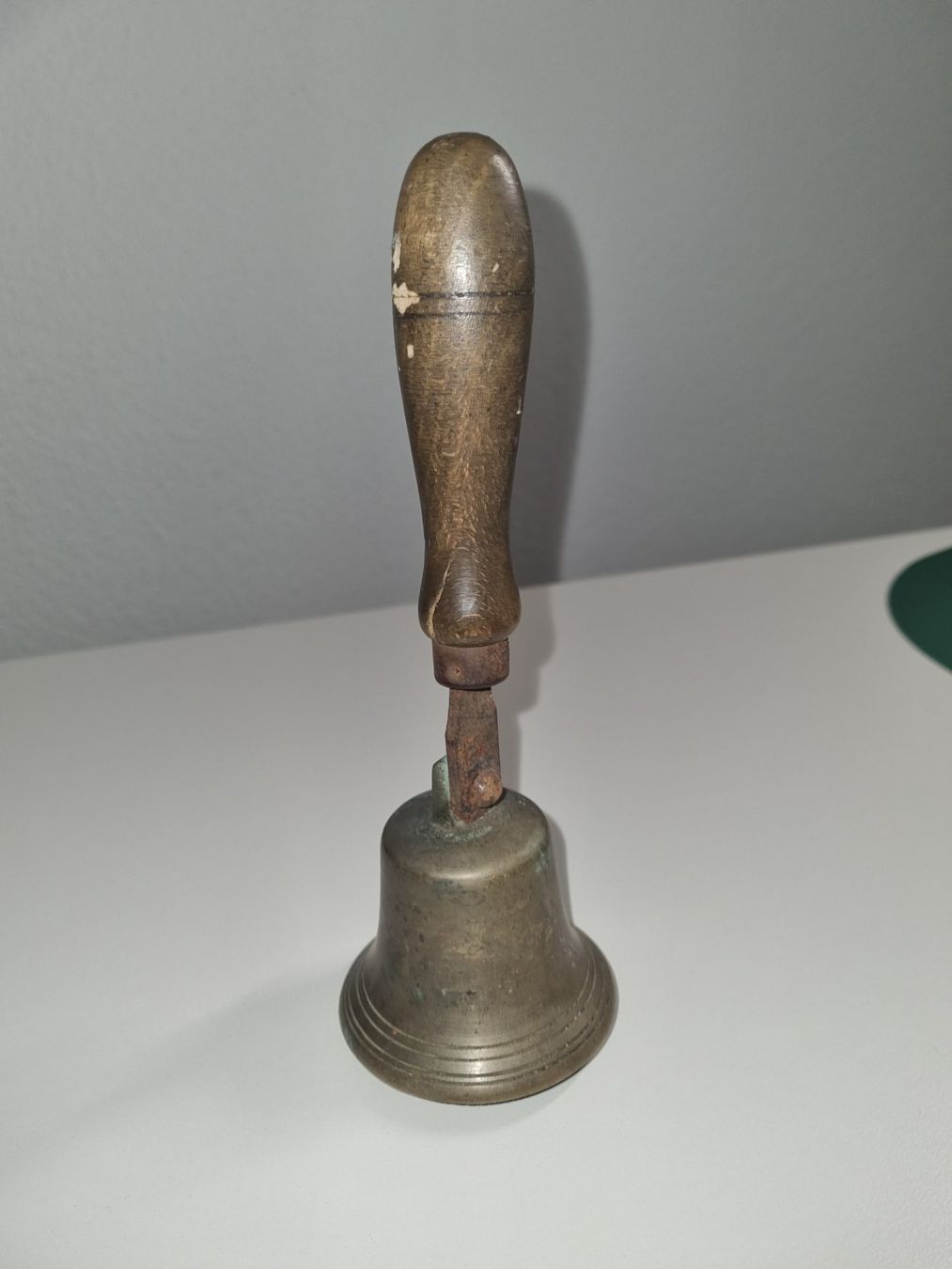 Glocken & Treicheln: Alte Butler / Handglocke – Gebraucht aus Zofingen von Felpa