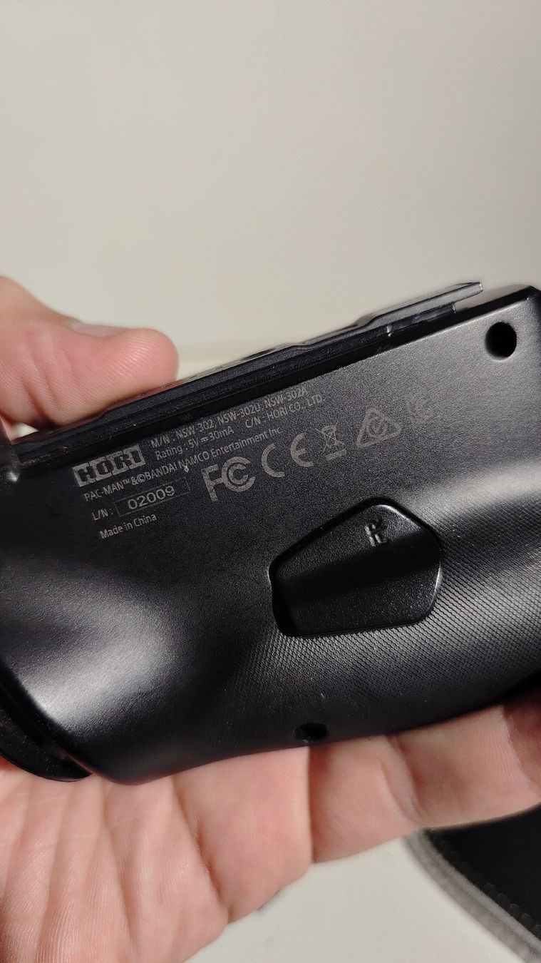 Controller: Seltene Hori Pac-Man Controller für Nintendo Switch - Top!! – Usato da La Tour de Peilz venduto da Dejobokin 3