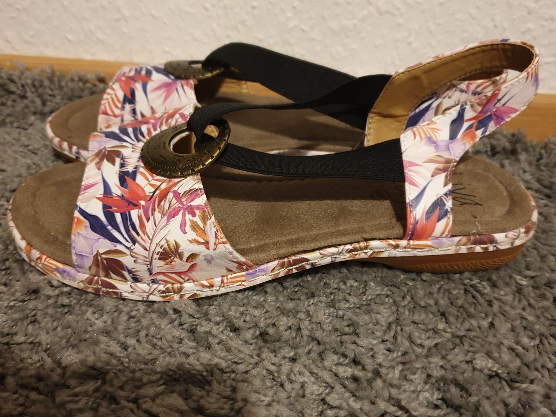 Scarpe da donna: Sandale, 40, Liva loop, état comme  neuf – Nuovo (secondo la descrizione) da Neuchâtel venduto da Verenas12 1