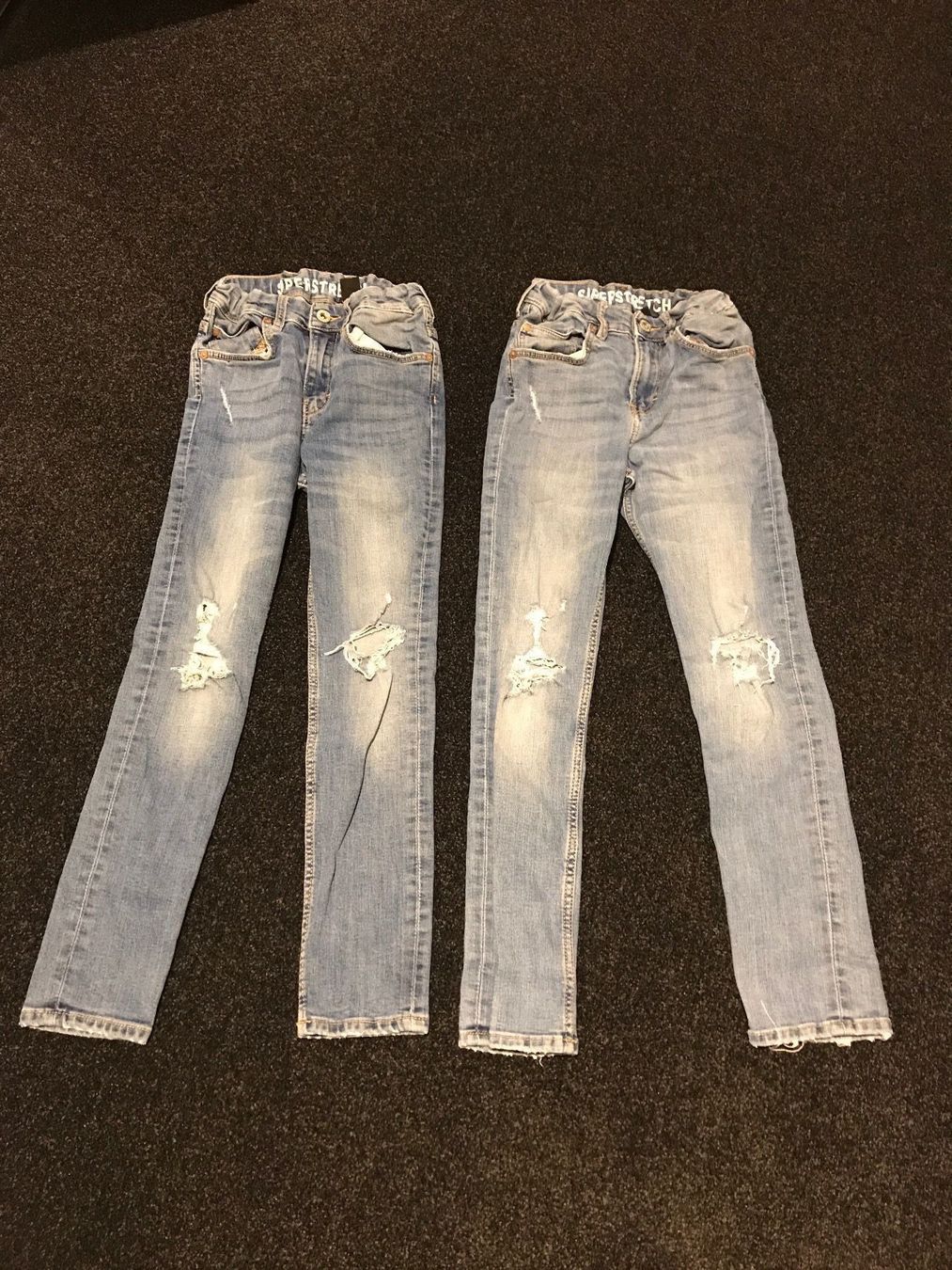 H&M Pantaloni: 2 Jeans Superstretch Gr 140 – Usato da St. Margrethen SG venduto da kellenbh