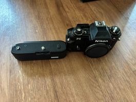 Nikon FG Analog-Kamera & Nikon MD-14 Motor Drive