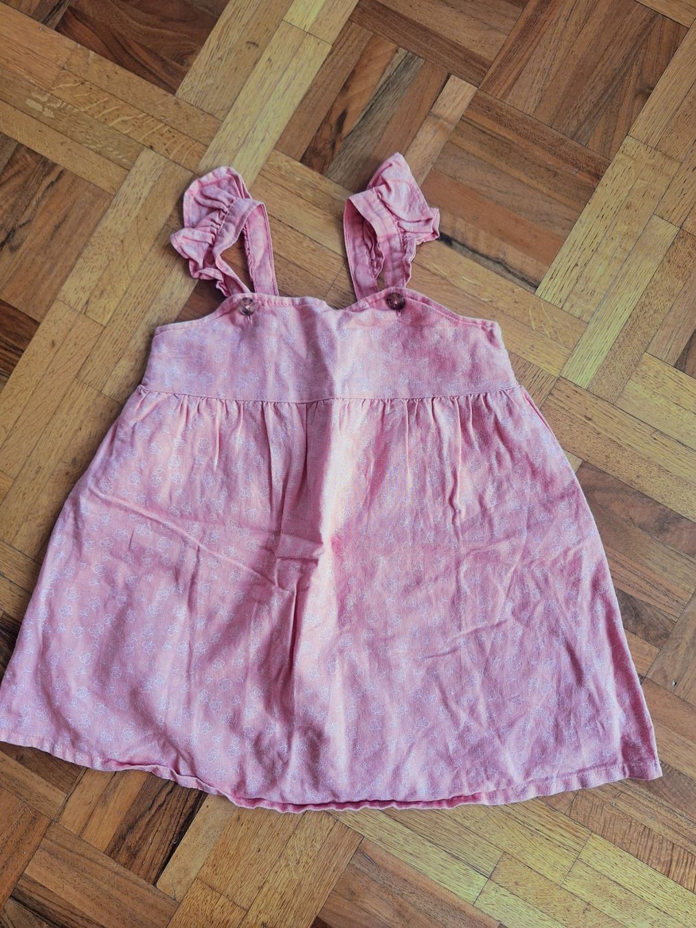 Benetton Lotti & Set di vestiti: Kleiderpaket Gr. 98 für Mädchen – Usato da Fribourg venduto da lf87 2