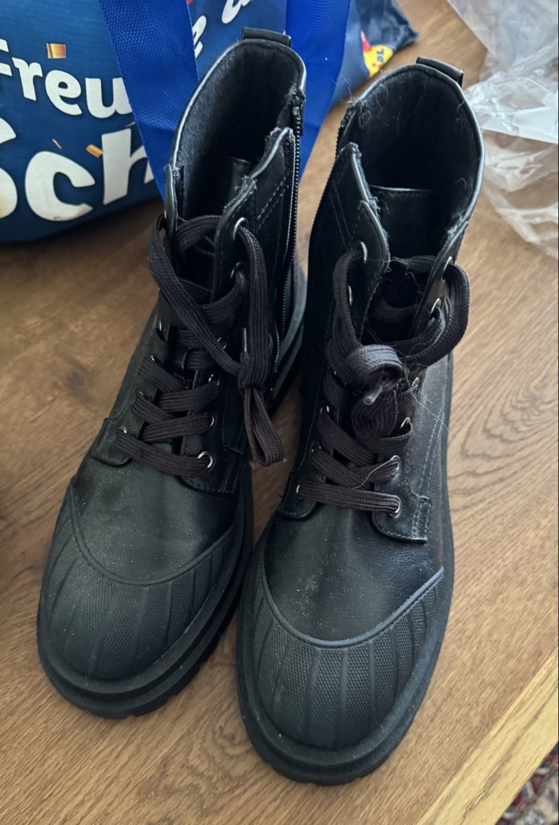 Graceland Scarpe da donna: Bottines noires en 39 – Nuovo (secondo la descrizione) da Moutier venduto da berdatcassandra 1