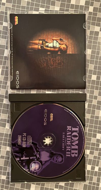 BIBLE DES SECRETS N°3 - Spécial TOMB RAIDER 2 ( LARA CROFT) - RESIDENT EVIL 2 - Final FANTASY 7 - Été 1999 PS1 MAC PC - Livres
