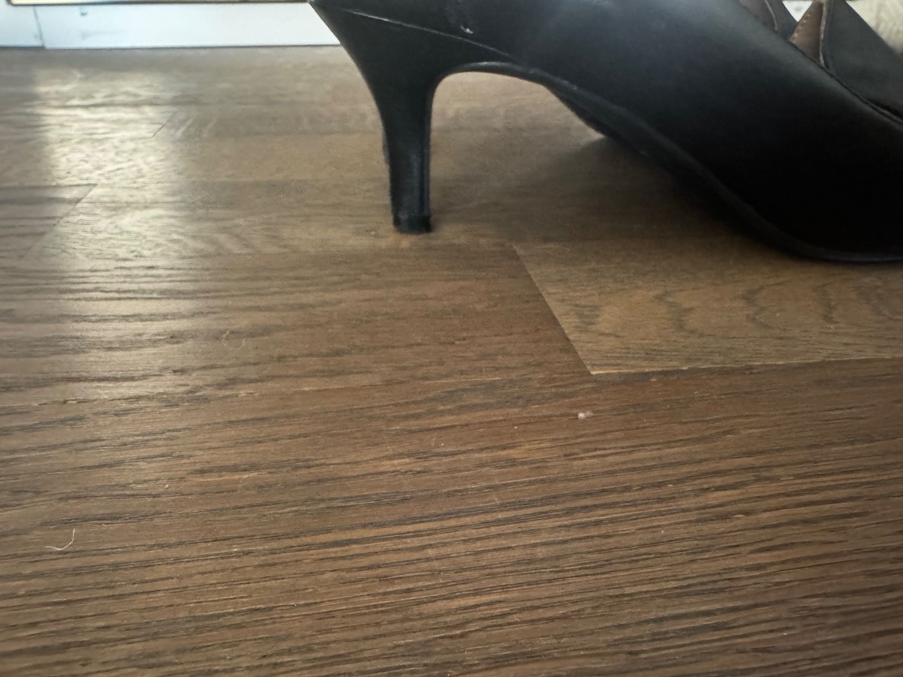Scarpe da donna: Schwarze Pumps Kitten Heels 39 Leder – Usato da St. Gallen venduto da LkN_34 2