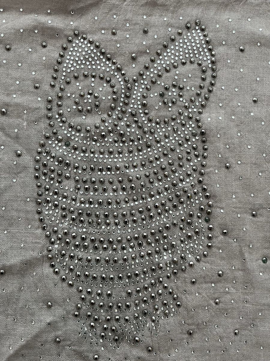Foulard & Sciarpe: Écharpe beige hibou – Usato da St. Prex venduto da Nikolletta 6