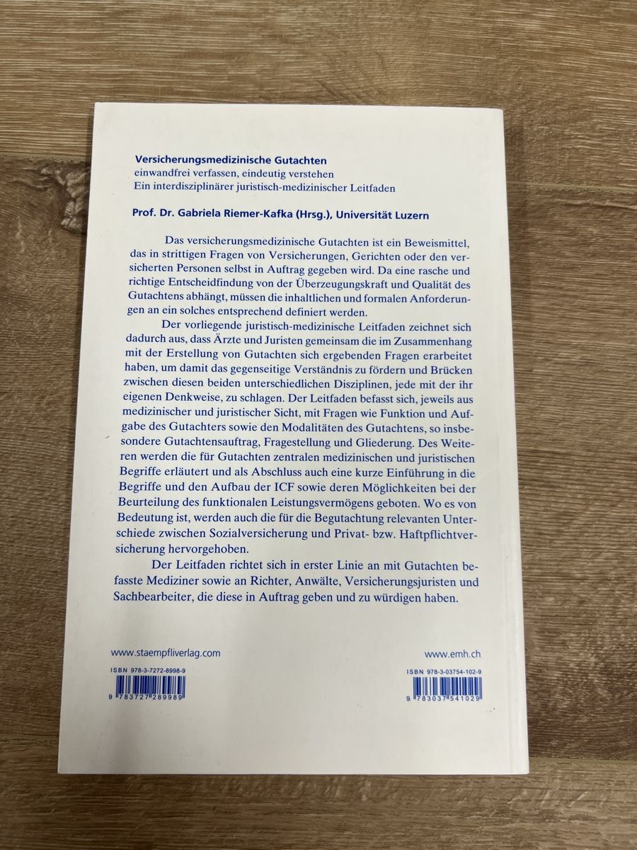 Libri: Versicherungsmedizinische Gutachten – Usato da Bottmingen venduto da lin_5hf8 1