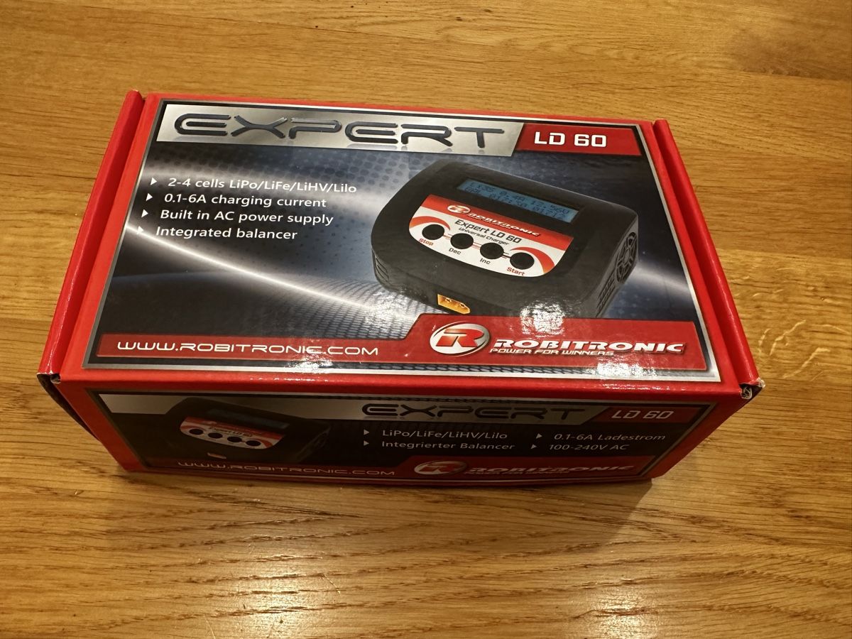 Batterie, Caricabatterie & Alimentatori: Robitronic Expert LD 60 Universal Ladegerät Neu – Nuovo (secondo la descrizione) da Elgg venduto da Imac2387 4