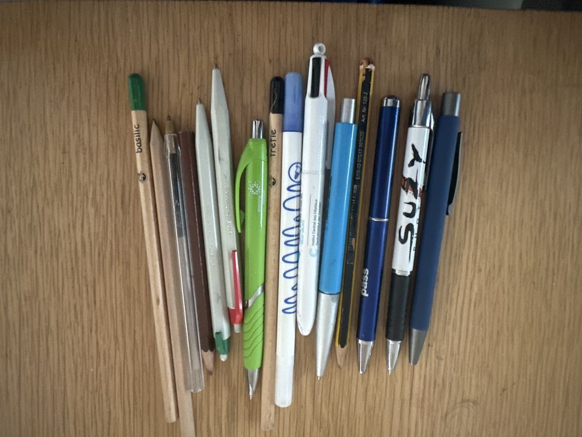 Penna & Evidenziatori: Lot de stylos et crayons  – Usato da Montreux venduto da canori