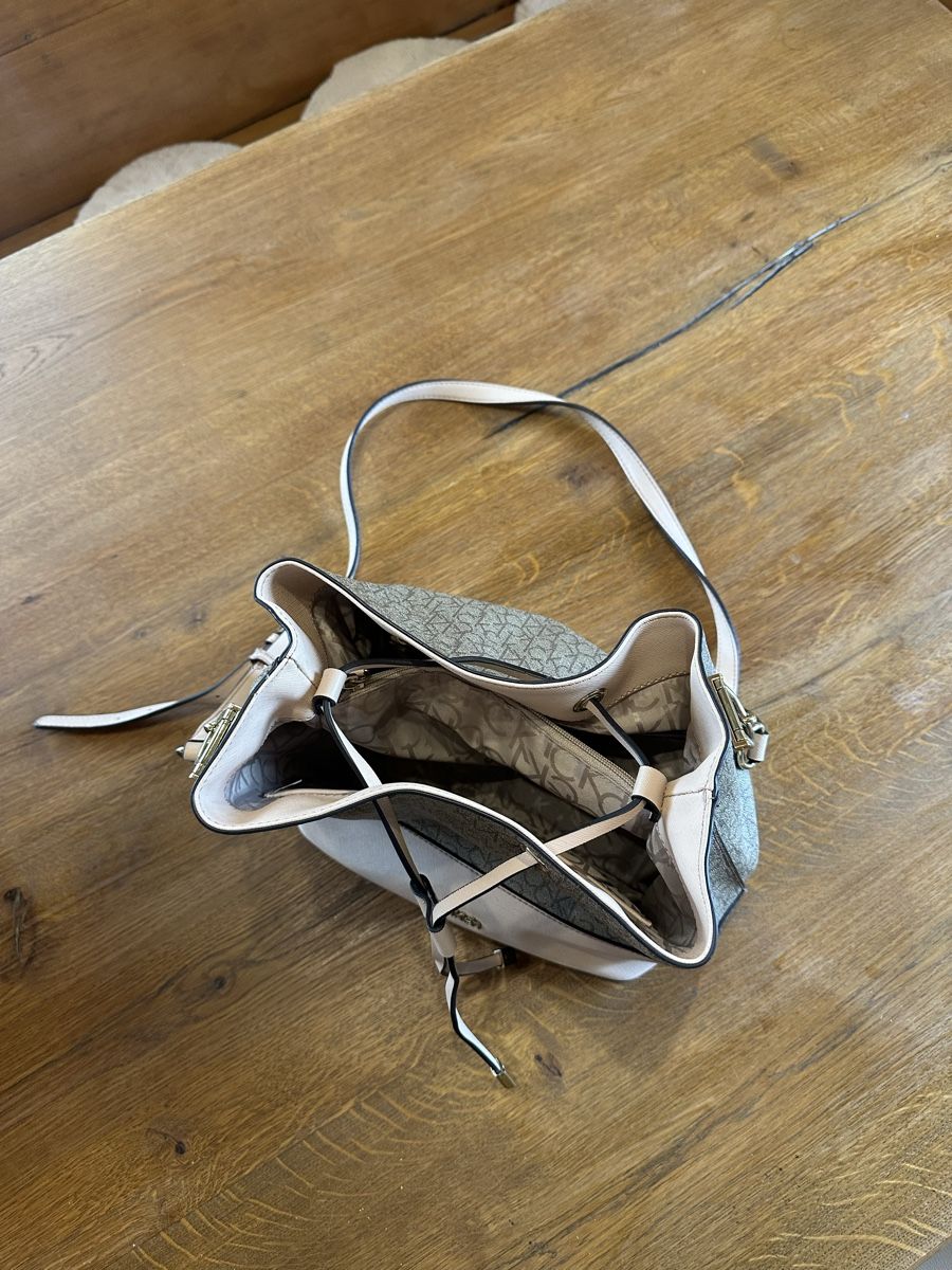 Calvin Klein Taschen für Damen: Calvin Klein Handtasche – Gebraucht aus Leimiswil von pet_l6tl 1