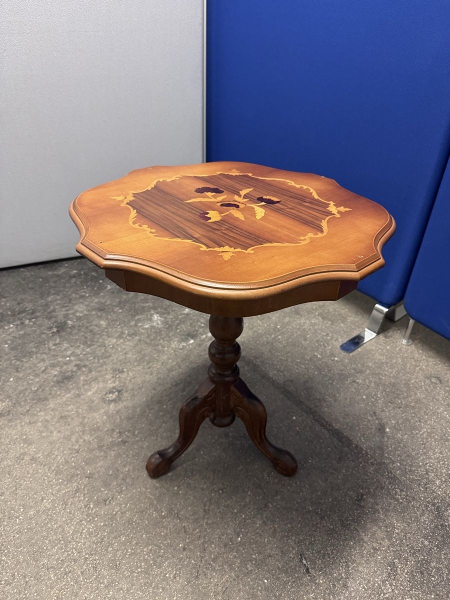 Tavoli: Antiker Beistelltisch/Blumentisch Holz – Usato da Bern venduto da samryan 5
