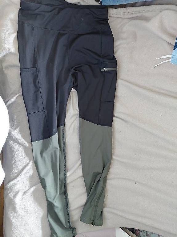 Pantaloni: Sporthose gr. 36/38 – Usato da Ostermundigen venduto da sta_vl6d