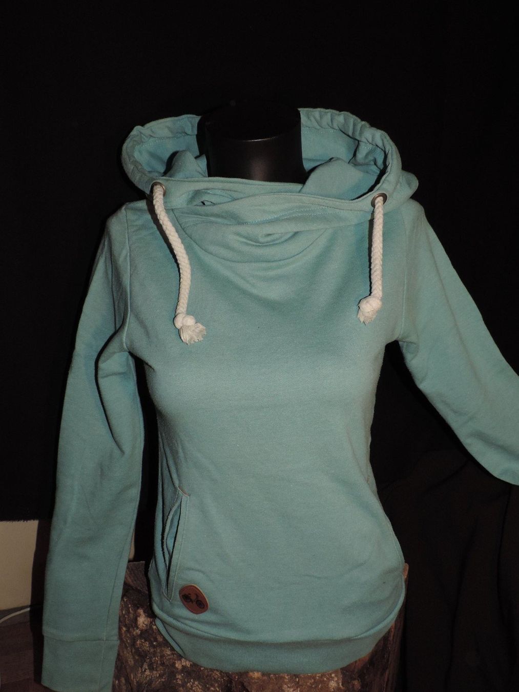 Pulls & Sweat-shirts: sweat bleu turquoise à capuche – D'occasion à Genève par Axelle333 3