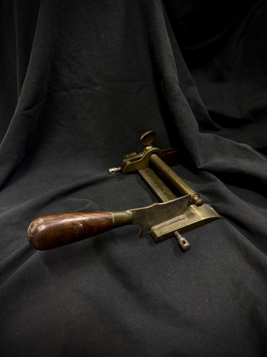 Tutti gli attrezzi: Antique Brass Edge Trimmer Tool Wood Handle – Usato da Bern venduto da nkink