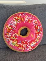 Donut Kissen mit Zuckerstreusel- Süsses Geschenk!