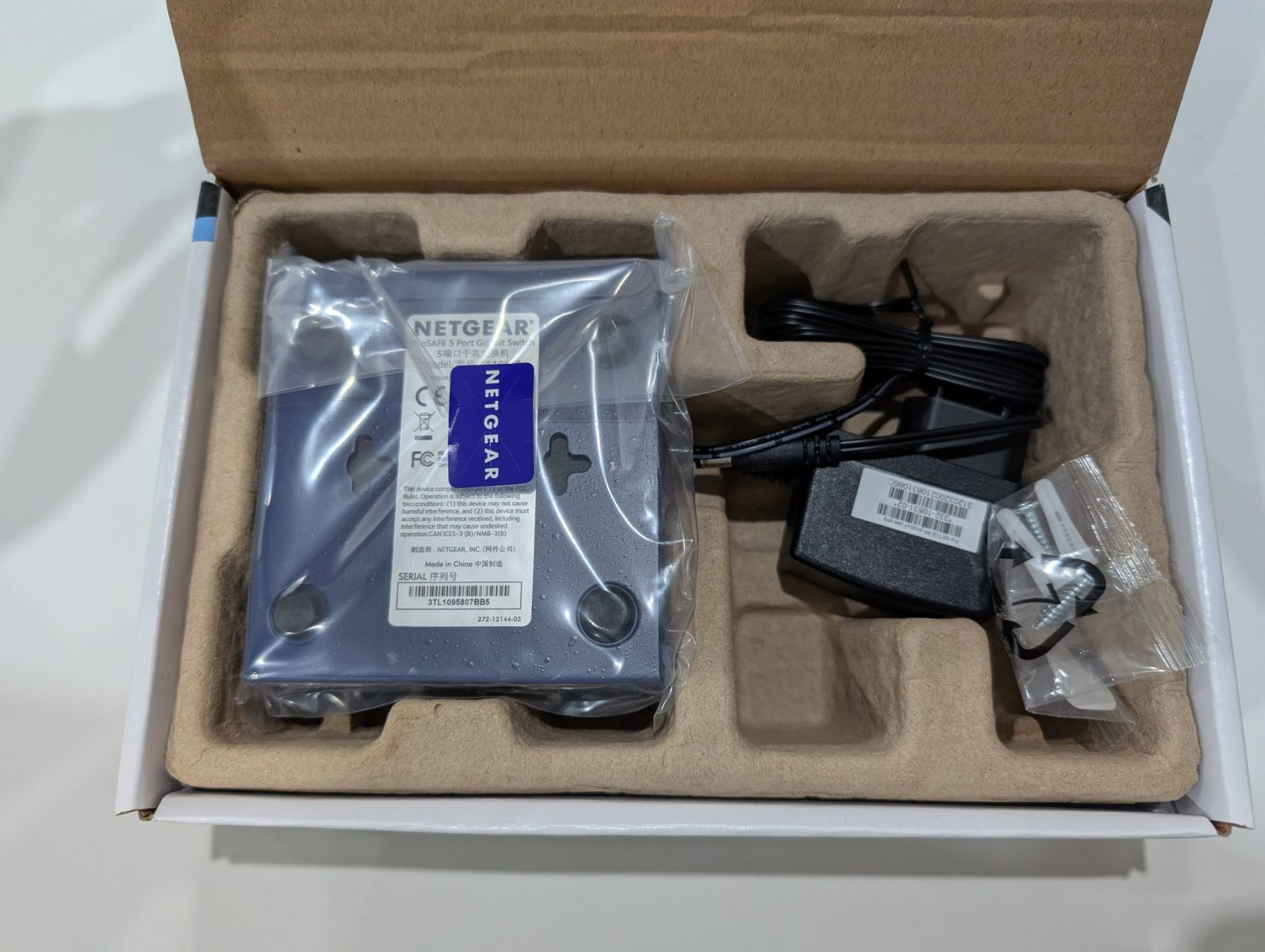 Netgear Hub & Switch: Netgear ProSafe GS105 – Nuovo e nell'imballaggio originale da Geroldswil venduto da soalle 2