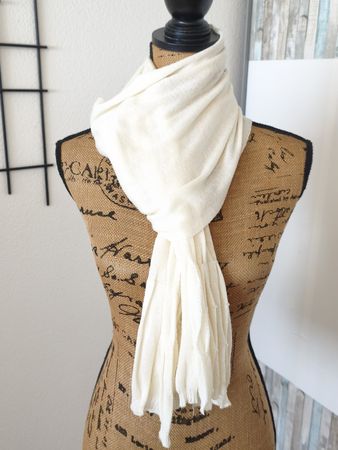 Damen Schal in Weiss mit Strukturmuster neuwertig