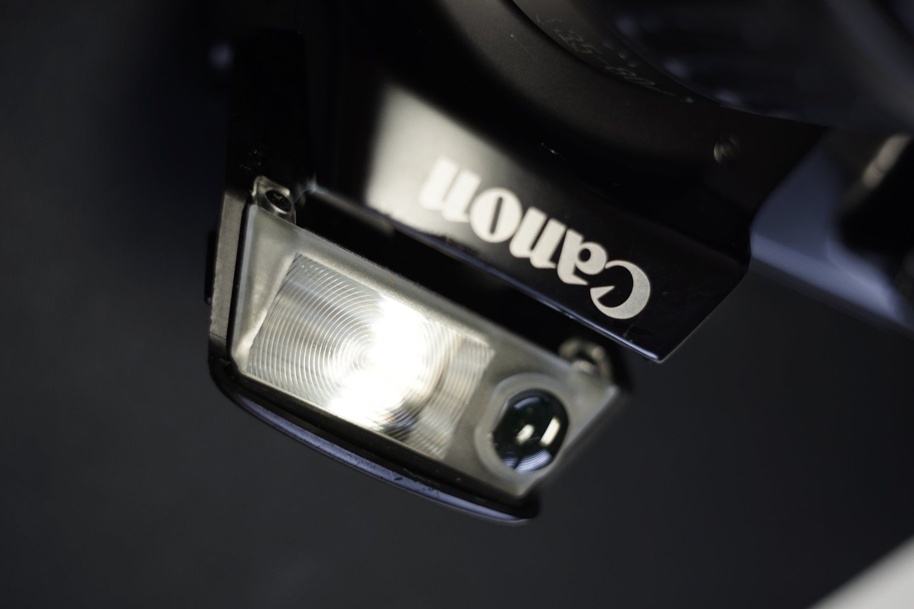 Canon Fotocamera: Canon EOS 1000F – Usato da Steinhausen venduto da joe_9htr 9