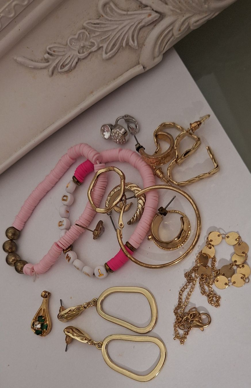 Sonstiger Schmuck: BASTEL CHRÜSI MÜSI. – Gebraucht aus Kerzers von ExpressoTerreno