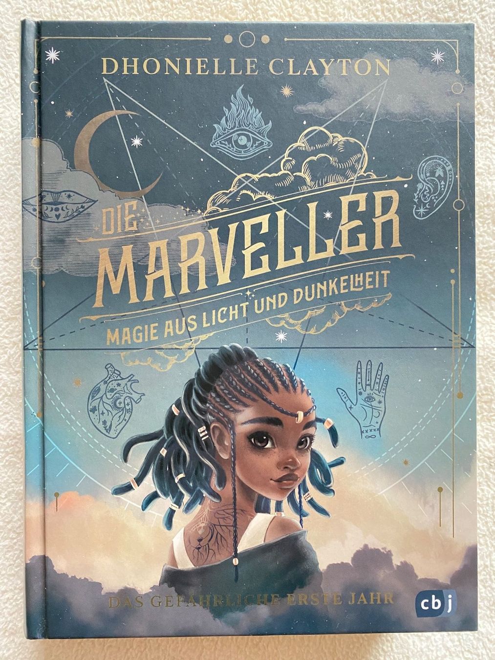 Libri: Die Marveller - Dhonielle Clayton – Nuovo (secondo la descrizione) da Sevelen venduto da gig_py92