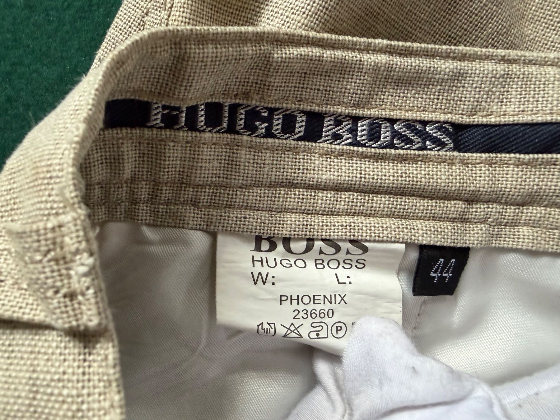 Hugo Boss Pantaloni: HUGO BOSS PHOENIX 23660  Elegante Bermudashorts  Größe 44 – Usato da Interlaken venduto da Bona55 6