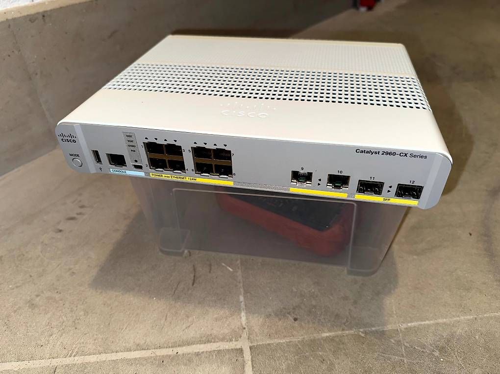 Cisco Hub & Switch: Switch Cisco Catalyst 2960-CX 8 Port PoE – Usato da Gland venduto da Htp