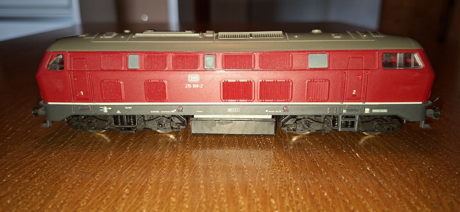 Roco Modellini di ferrovie: Roco DC DB Lok 215 108-2 Defekt. – Difettoso da Pfäffikon ZH venduto da gub_2j76 2