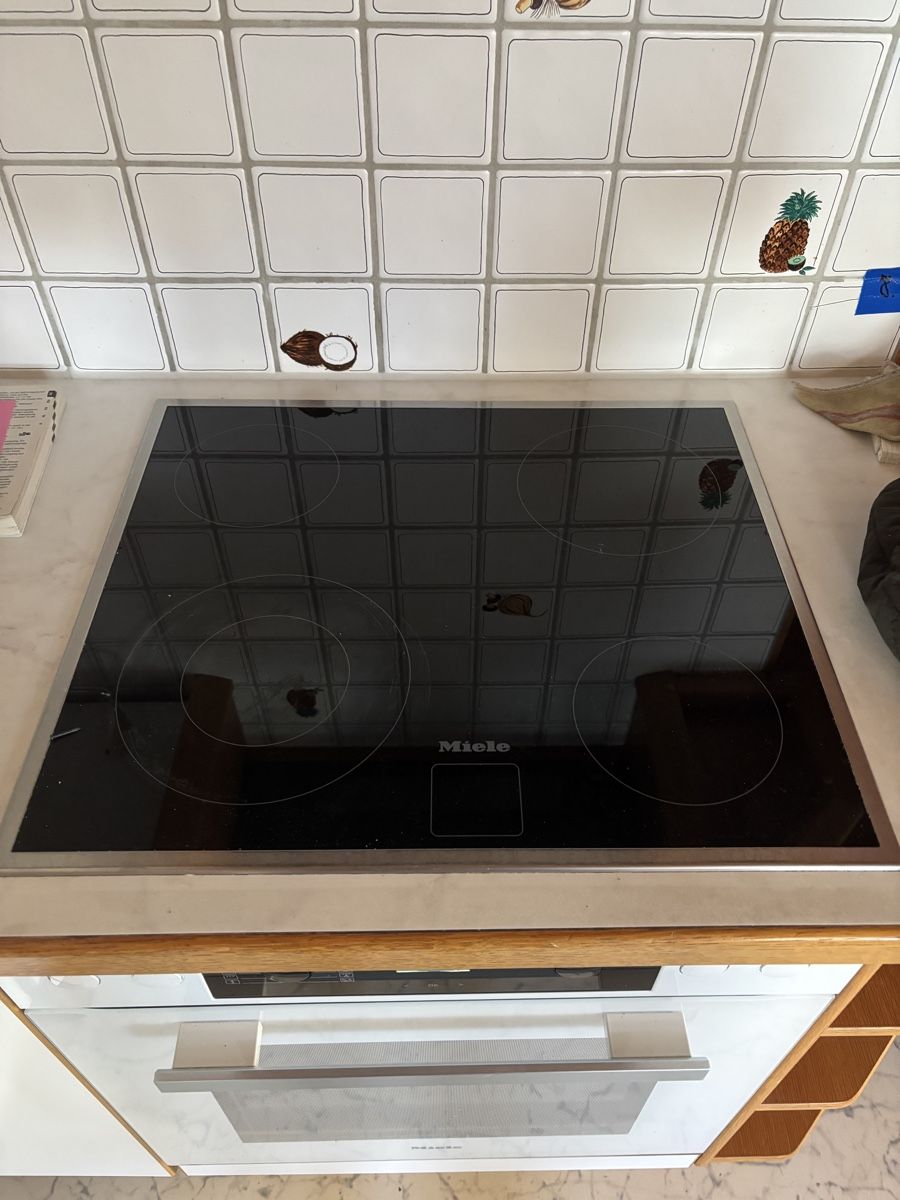 Miele Fours: Miele Backofen mit Kochfeld – D'occasion à Münsingen par Chann. 3