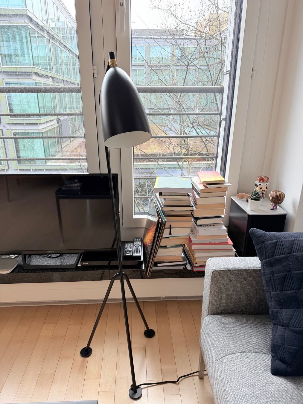 Gubi Lampade: Gubi Gräshoppa Floor Lamp – Usato da Zürich venduto da pebiet 1