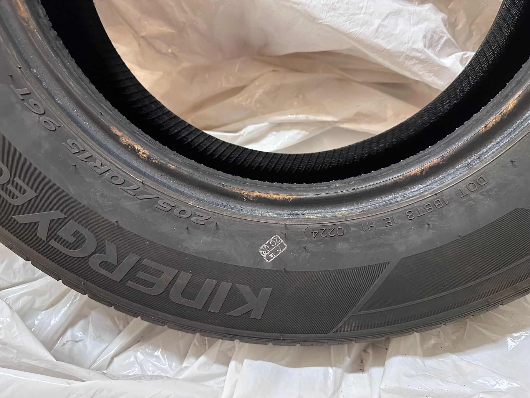 Altro in Scrittura & Disegno: Pneus 205 70 15 DOT 2024 – Usato da Yverdon-les-Bains venduto da emm_8yjg 5