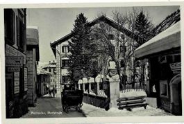 Pontresina Dorfstr. belebt mit Schlitten 1935