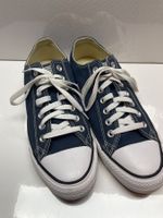 dunkelblaue Converse in Grösse 42.5