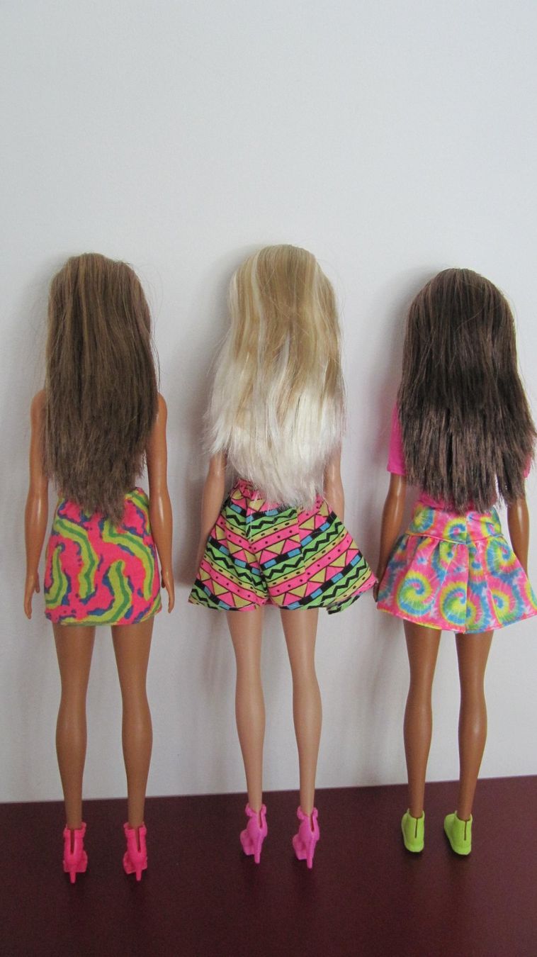 Bambole: Barbie Puppen mit farbenfrohem Outfit – Usato da Brunnen venduto da Kiwiland1 4