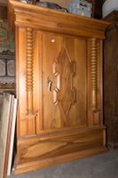 Renaissance Stil Schrank massiv Nussbaum 1 Türig mit Tablare