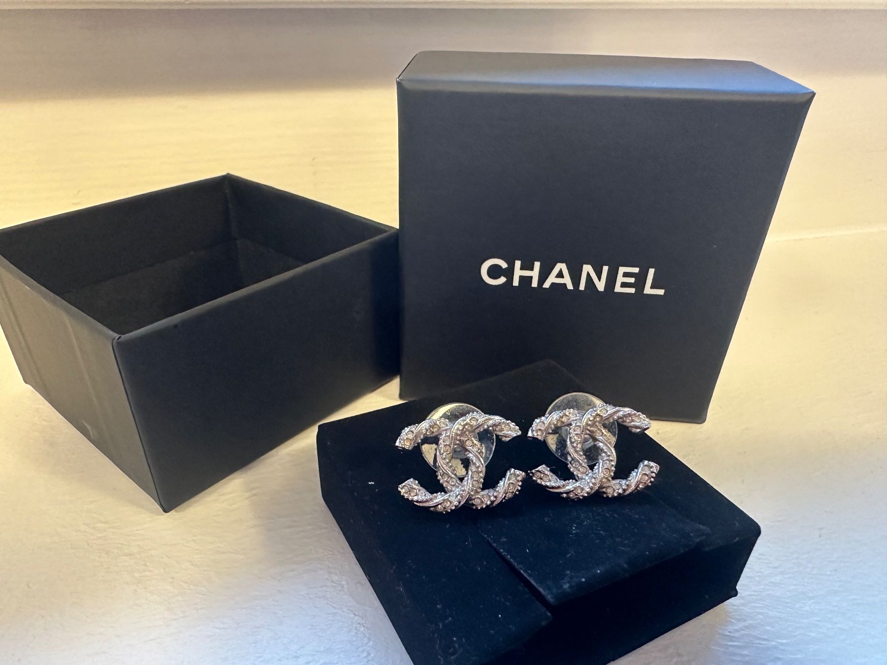 Chanel Ohrringe & -stecker: Chanel Ohrringe – Neu (gemäss Beschreibung) aus Luzern von Miausie 2
