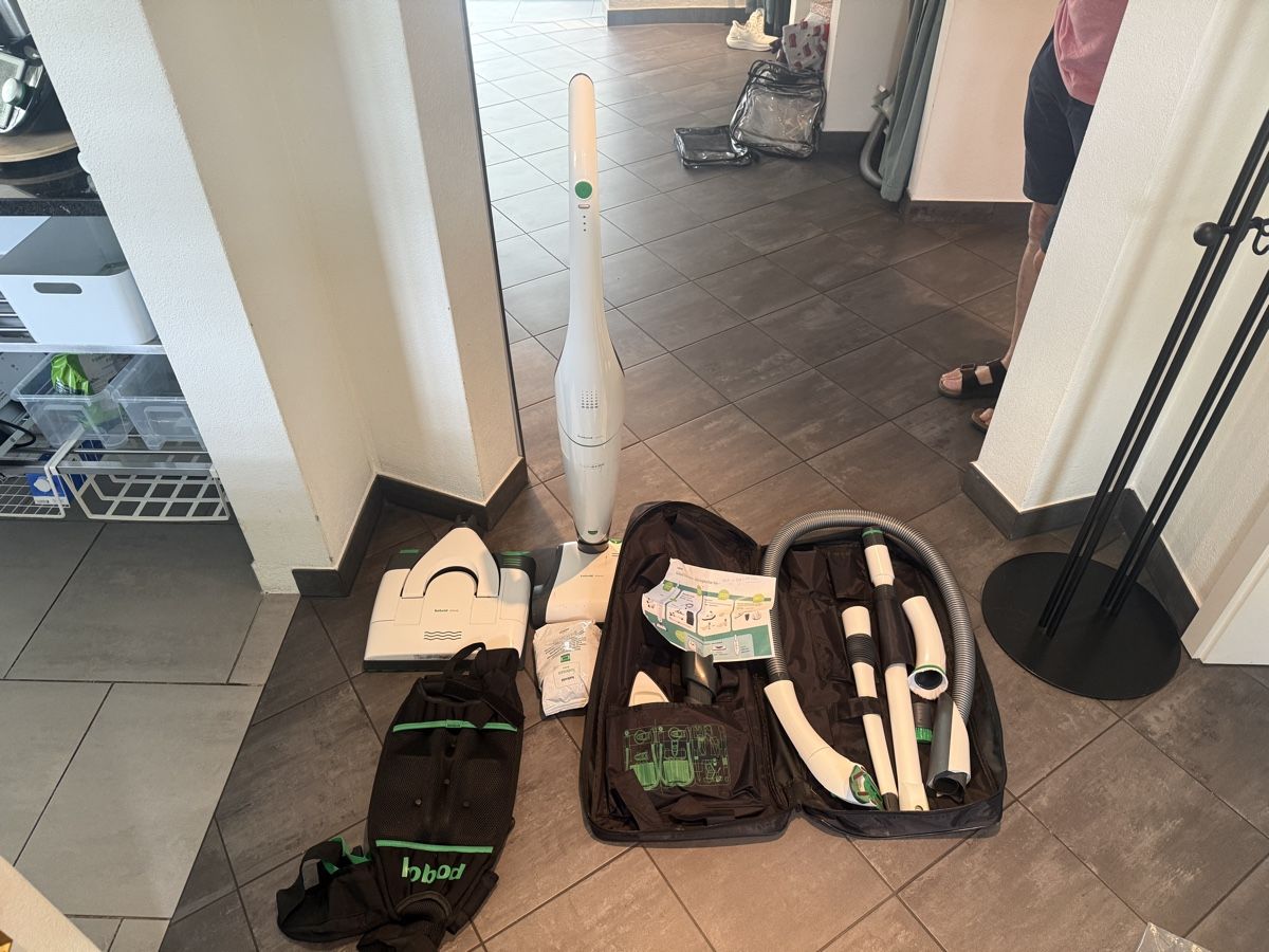 Vorwerk Aspirapolveri & Accessori: Kobold VB100 + all accessories  – Usato da Maur venduto da CLTT-Grueter 3