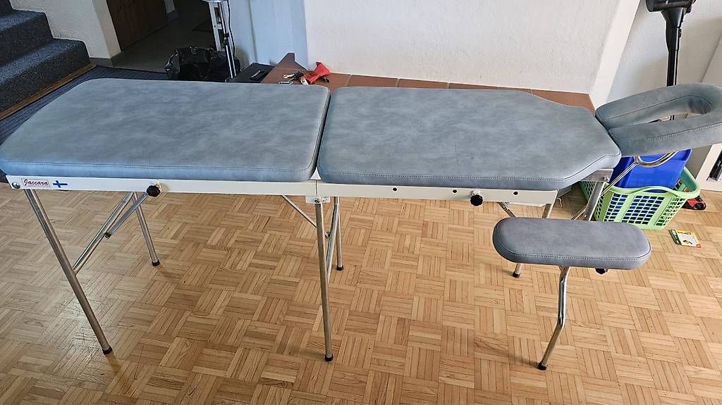 Sedie a sdraio: Massageliege Zusammenklappbar mit Tragetasche – Usato da Oberneunforn venduto da raheldahlmann