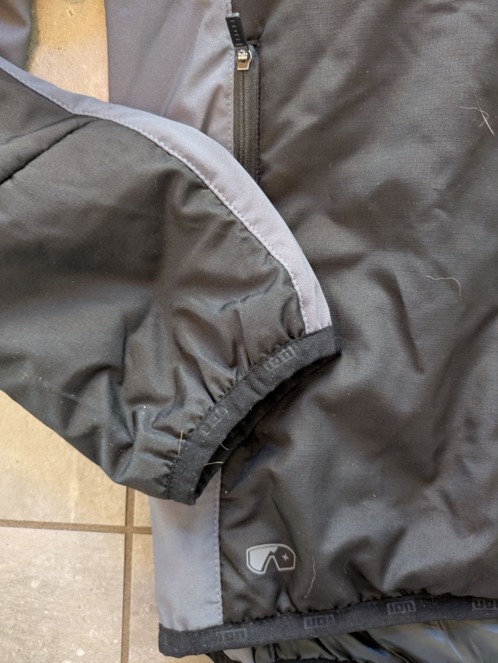 ION Giacche: ION - VESTE BIKE EN PRIMALOFT – Nuovo (secondo la descrizione) da Prez-Vers-Siviriez venduto da ollie79 3