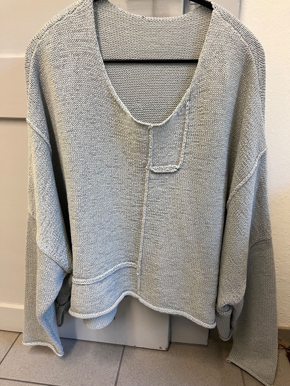 Maglioni & Felpe: Rundholz Strickpullover Oversize, hellgrau, Gr. OS – Usato da Zürich venduto da Roon123